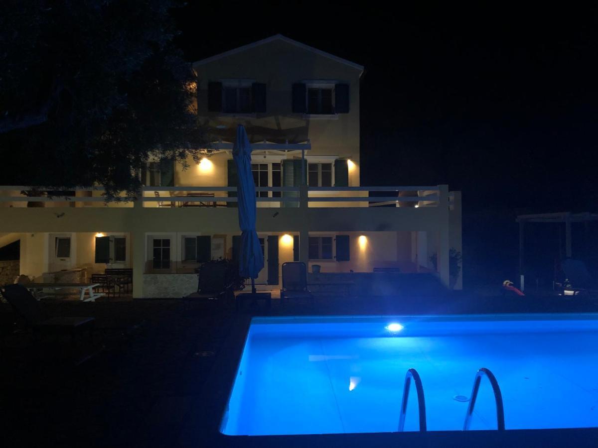 Villa Elaia Suites & Apartments No.6 Гайос Екстериор снимка